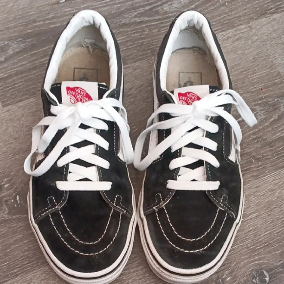 Vans Black and White Women's Sneakers - Picture 3 of 15